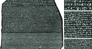 Üç alfabeli Rosetta taşı